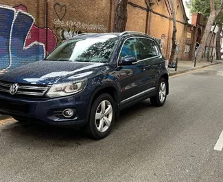 Autovermietung Volkswagen Tiguan Nr.10934 Automatisch in Barcelona, ausgestattet mit einem 2,0L Motor ➤ Von Sergej in Spanien.