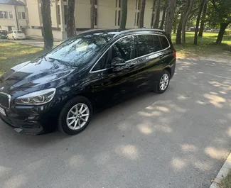 Mietwagen BMW 220 Activ Tourer 2020 in Montenegro, mit Diesel-Kraftstoff und 115 PS ➤ Ab 50 EUR pro Tag.