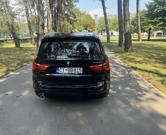 Diesel 1,5L Motor von BMW 220 Activ Tourer 2020 zur Miete in Budva.