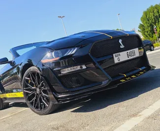 Innenraum von Ford Mustang Coupe zur Miete in VAE. Ein großartiges 4-Sitzer Fahrzeug mit Automatisch Getriebe.