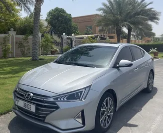 Frontansicht eines Mietwagens Hyundai Elantra in Dubai, VAE ✓ Auto Nr.10847. ✓ Automatisch TM ✓ 0 Bewertungen.