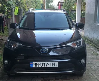 Frontansicht eines Mietwagens Toyota Rav4 in Batumi, Georgien ✓ Auto Nr.10960. ✓ Automatisch TM ✓ 0 Bewertungen.