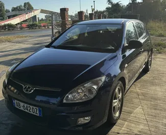 Frontansicht eines Mietwagens Hyundai i30 in Durres, Albanien ✓ Auto Nr.10494. ✓ Schaltgetriebe TM ✓ 1 Bewertungen.