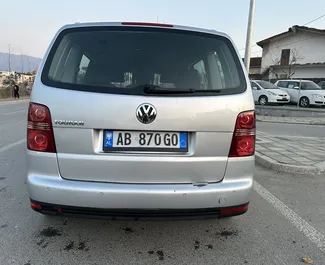 Autovermietung Volkswagen Touran Nr.11072 Automatisch am Flughafen von Tirana, ausgestattet mit einem 1,9L Motor ➤ Von Enrigen in Albanien.