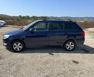 Autovermietung Skoda Fabia Combi Nr.11067 Schaltgetriebe am Flughafen von Tirana, ausgestattet mit einem 1,2L Motor ➤ Von Enrigen in Albanien.