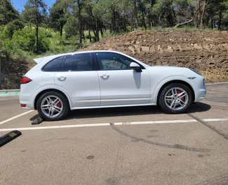 Vermietung Porsche Cayenne. Premium, Luxus, SUV Fahrzeug zur Miete in Georgien ✓ Kaution Einzahlung von 800 GEL ✓ Versicherungsoptionen KFZ-HV, TKV, Diebstahlschutz.