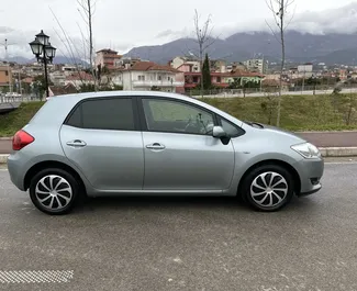 Autovermietung Toyota Auris Nr.11088 Schaltgetriebe am Flughafen von Tirana, ausgestattet mit einem 2,0L Motor ➤ Von Enrigen in Albanien.