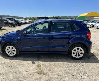 Autovermietung Volkswagen Polo Nr.11075 Schaltgetriebe am Flughafen von Tirana, ausgestattet mit einem 1,2L Motor ➤ Von Enrigen in Albanien.