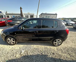 Mietwagen Skoda Fabia 2012 in Albanien, mit Benzin-Kraftstoff und  PS ➤ Ab 15 EUR pro Tag.