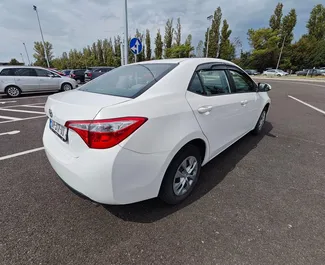 Toyota Corolla Sedan 2016 zur Miete verfügbar am Flughafen Kutaisi, mit Kilometerbegrenzung unbegrenzte.