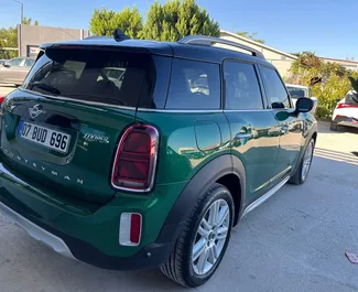 Mietwagen Mini Countryman Cooper 2023 in der Türkei, mit Benzin-Kraftstoff und 136 PS ➤ Ab 60 USD pro Tag.