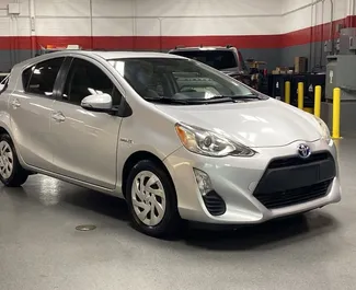 Frontansicht eines Mietwagens Toyota Prius C in Batumi, Georgien ✓ Auto Nr.10997. ✓ Automatisch TM ✓ 0 Bewertungen.