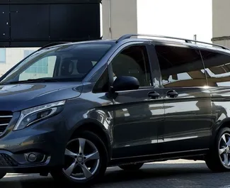 Frontansicht eines Mietwagens Mercedes-Benz Viano in Valencia, Spanien ✓ Auto Nr.10976. ✓ Automatisch TM ✓ 0 Bewertungen.