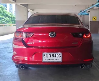 Benzin L Motor von Mazda 3 2023 zur Miete am Flughafen Bangkok Suvarnabhumi.