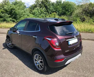 Vermietung Buick Encore. Komfort, Crossover Fahrzeug zur Miete in Georgien ✓ Kaution Einzahlung von 300 GEL ✓ Versicherungsoptionen KFZ-HV, VKV Plus, VKV Komplett, Insassen, Diebstahlschutz, Junge.