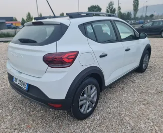 Mietwagen Dacia Sandero Stepway 2024 in Albanien, mit Benzin-Kraftstoff und 90 PS ➤ Ab 20 EUR pro Tag.