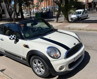 Benzin 1,6L Motor von Mini Cooper Cabrio 2014 zur Miete in Barcelona.