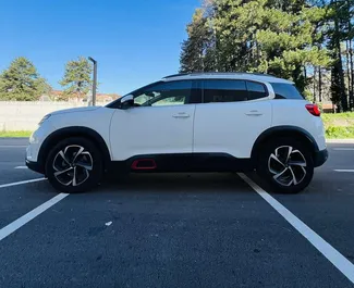 Frontansicht eines Mietwagens Citroen C5 Aircross in Budva, Montenegro ✓ Auto Nr.11125. ✓ Automatisch TM ✓ 0 Bewertungen.