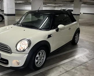 Frontansicht eines Mietwagens Mini Cooper Cabrio in Valencia, Spanien ✓ Auto Nr.11039. ✓ Automatisch TM ✓ 0 Bewertungen.