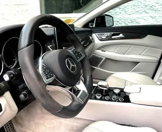 Benzin 3,6L Motor von Mercedes-Benz CLS53 AMG 2020 zur Miete in Tiflis.