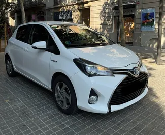 Autovermietung Toyota Yaris Nr.10742 Automatisch in Barcelona, ausgestattet mit einem 1,6L Motor ➤ Von Sergej in Spanien.