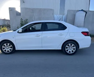 Frontansicht eines Mietwagens Peugeot 301 am Flughafen Antalya, Türkei ✓ Auto Nr.11337. ✓ Schaltgetriebe TM ✓ 0 Bewertungen.