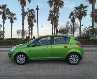 Benzin 1,2L Motor von Opel Corsa 2012 zur Miete in Barcelona.