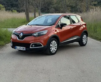 Frontansicht eines Mietwagens Renault Captur in Budva, Montenegro ✓ Auto Nr.9568. ✓ Automatisch TM ✓ 0 Bewertungen.