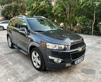 Mietwagen Chevrolet Captiva 2014 in Albanien, mit Diesel-Kraftstoff und 150 PS ➤ Ab 40 EUR pro Tag.