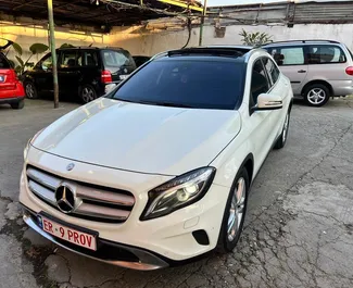 Frontansicht eines Mietwagens Mercedes-Benz GLA-Class am Flughafen von Tirana, Albanien ✓ Auto Nr.11157. ✓ Automatisch TM ✓ 0 Bewertungen.