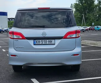 Benzin 3,5L Motor von Nissan Quest 2016 zur Miete in Tiflis.