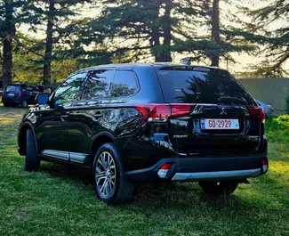 Mietwagen Mitsubishi Outlander 2016 in Georgien, mit Benzin-Kraftstoff und 240 PS ➤ Ab 90 GEL pro Tag.