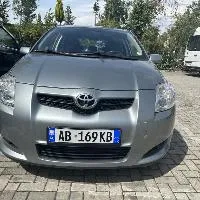 Toyota Auris 2010 zur Miete verfügbar am Flughafen von Tirana, mit Kilometerbegrenzung unbegrenzte.