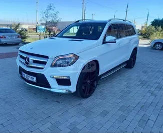 Frontansicht eines Mietwagens Mercedes-Benz GL-Class in Tiflis, Georgien ✓ Auto Nr.11120. ✓ Automatisch TM ✓ 0 Bewertungen.