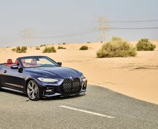 Benzin 2,2L Motor von BMW 420i Cabrio 2023 zur Miete in Dubai.