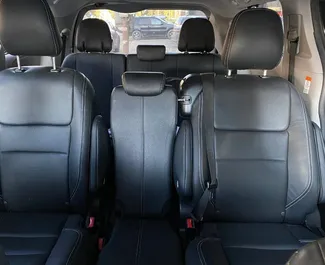 Toyota Sienna 2016 mit Antriebssystem Frontantrieb, verfügbar in Tiflis.