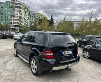 Vermietung Mercedes-Benz ML350. Komfort, Premium, SUV Fahrzeug zur Miete in Albanien ✓ Kaution Keine Kaution ✓ Versicherungsoptionen KFZ-HV, TKV, Diebstahlschutz, Ausland.