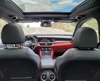 Alfa Romeo Stelvio Quadrifoglio 2018 mit Antriebssystem Allradantrieb, verfügbar in Tiflis.