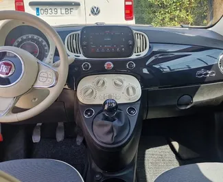 Frontansicht eines Mietwagens Fiat 500 in Malaga, Spanien ✓ Auto Nr.11465. ✓ Schaltgetriebe TM ✓ 0 Bewertungen.