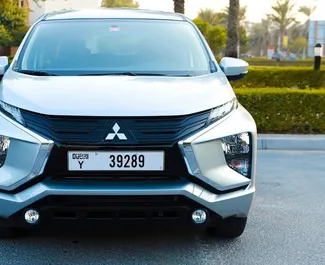 Frontansicht eines Mietwagens Mitsubishi Xpander in Dubai, VAE ✓ Auto Nr.11457. ✓ Automatisch TM ✓ 0 Bewertungen.