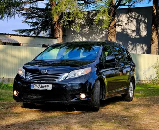 Vermietung Toyota Sienna. Komfort, Minivan Fahrzeug zur Miete in Georgien ✓ Kaution Keine Kaution ✓ Versicherungsoptionen KFZ-HV, Insassen, Diebstahlschutz, Junge.