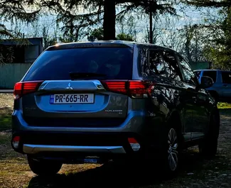 Mitsubishi Outlander Xl 2016 zur Miete verfügbar in Tiflis, mit Kilometerbegrenzung unbegrenzte.