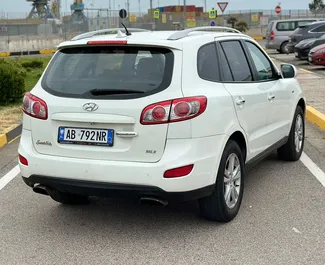 Frontansicht eines Mietwagens Hyundai Santa Fe in Durres, Albanien ✓ Auto Nr.11528. ✓ Automatisch TM ✓ 0 Bewertungen.