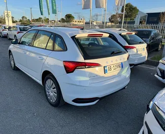 Vermietung Skoda Scala. Komfort Fahrzeug zur Miete in Albanien ✓ Kaution Einzahlung von 200 EUR ✓ Versicherungsoptionen KFZ-HV, TKV, Ausland.