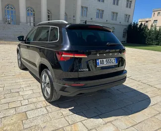 Vermietung Skoda Karoq. Komfort, Crossover Fahrzeug zur Miete in Albanien ✓ Kaution Einzahlung von 300 EUR ✓ Versicherungsoptionen KFZ-HV, TKV, Ausland.