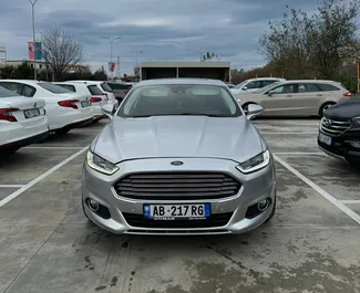 Frontansicht eines Mietwagens Ford Mondeo am Flughafen von Tirana, Albanien ✓ Auto Nr.11591. ✓ Automatisch TM ✓ 0 Bewertungen.