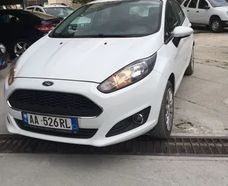 Autovermietung Ford Fiesta Nr.11488 Schaltgetriebe am Flughafen von Tirana, ausgestattet mit einem 1,2L Motor ➤ Von Leonard in Albanien.