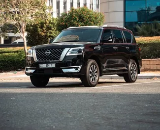 Frontansicht eines Mietwagens Nissan Patrol in Dubai, VAE ✓ Auto Nr.11345. ✓ Automatisch TM ✓ 0 Bewertungen.