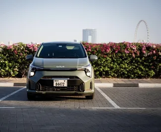 Kia Picanto 2023 zur Miete verfügbar am internationalen Flughafen von Dubai, mit Kilometerbegrenzung 200 km/Tag.