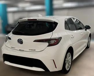 Mietwagen Toyota Corolla 2019 in Spanien, mit Hybride-Kraftstoff und 120 PS ➤ Ab 50 EUR pro Tag.